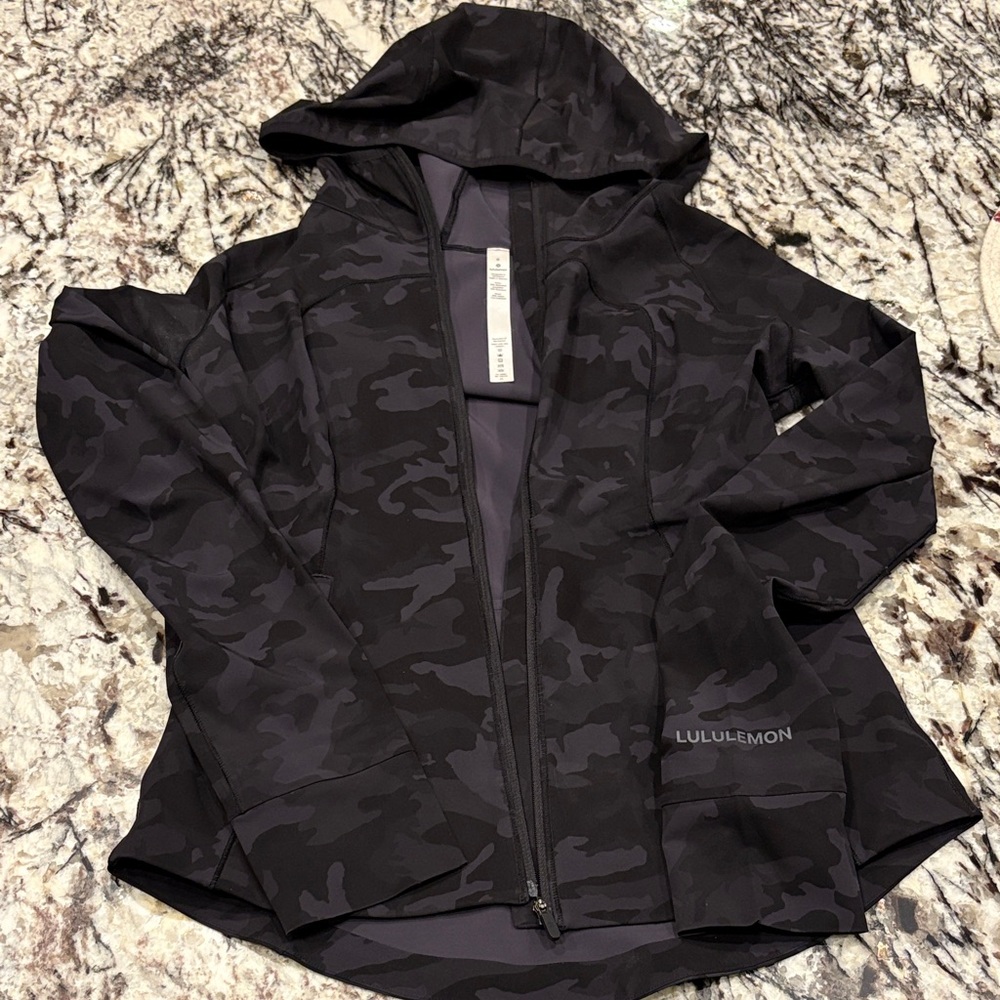 lululemon athletica Dark Camo Lightweight Rain Jacket